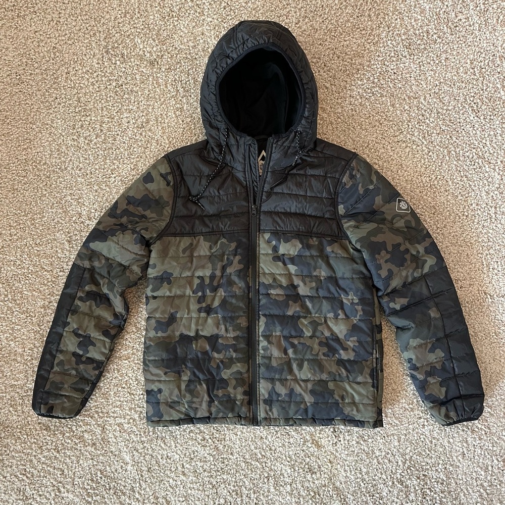 Element Alder Puff in black & camo / size Medium / worn once